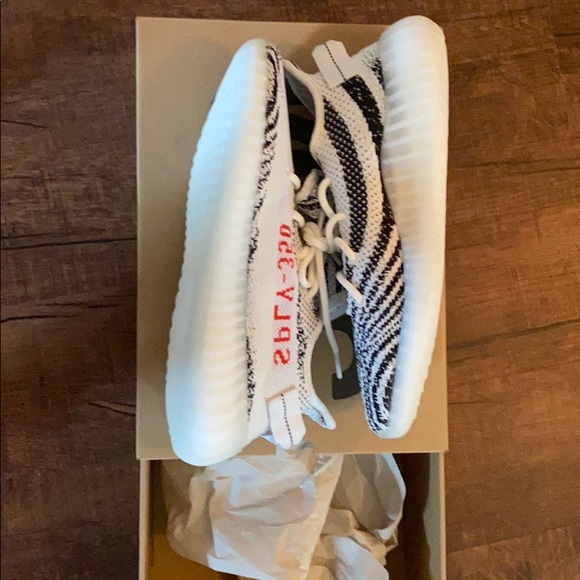 Yeezy 350 Zebra size 10 main image 4